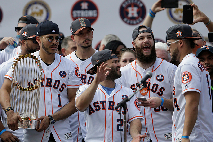 ヒューストンで優勝パレードを行ったアストロズの選手たち【写真：Getty Images】