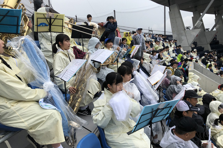 17日のタマスタ筑後では福岡県立八女高校の生徒たちによるブラスバンド応援が行われた【写真：福谷佑介】