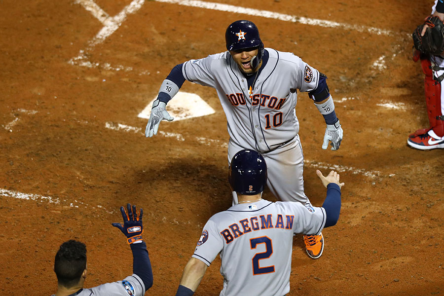 アストロズ・グリエルが3ラン本塁打を放つ【写真：Getty Images】