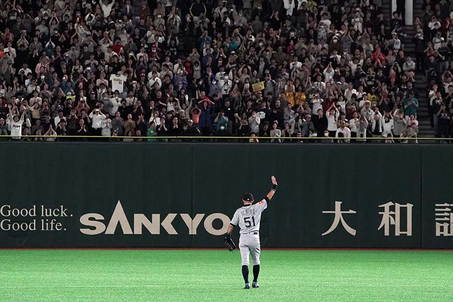 東京ドームでの試合を最後に現役を引退したマリナーズ・イチロー【写真：Getty Images】