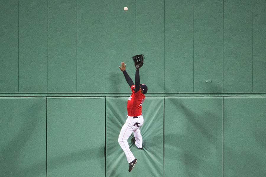 驚愕の捕球を見せたRソックスのジャッキー・ブラッドリーJr.【写真：Getty Images】