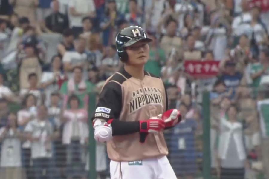 今季初ヒットとなる2点適時二塁打を放った日本ハム・清宮幸太郎【画像：(C)PLM】