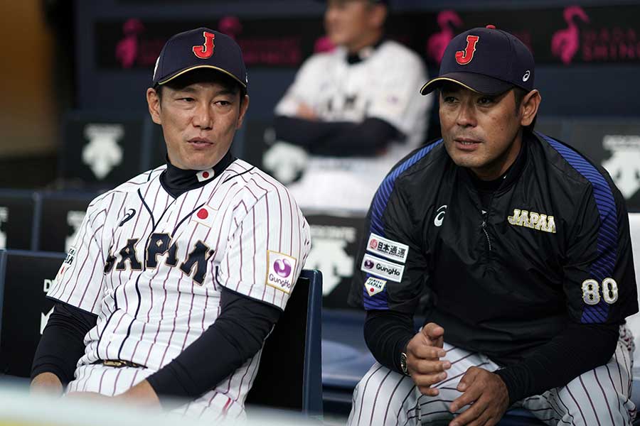 現在は侍ジャパンのコーチを務める井端弘和氏（左）【写真：Getty Images】