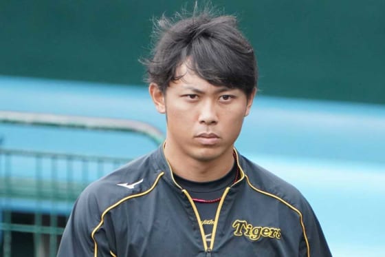 送料込・まとめ買い 阪神タイガース 高山 峻選手 - crumiller.com