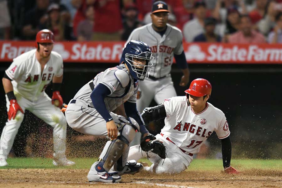 プホルスの右前打で二塁から生還したエンゼルス・大谷翔平【写真：Getty Images】