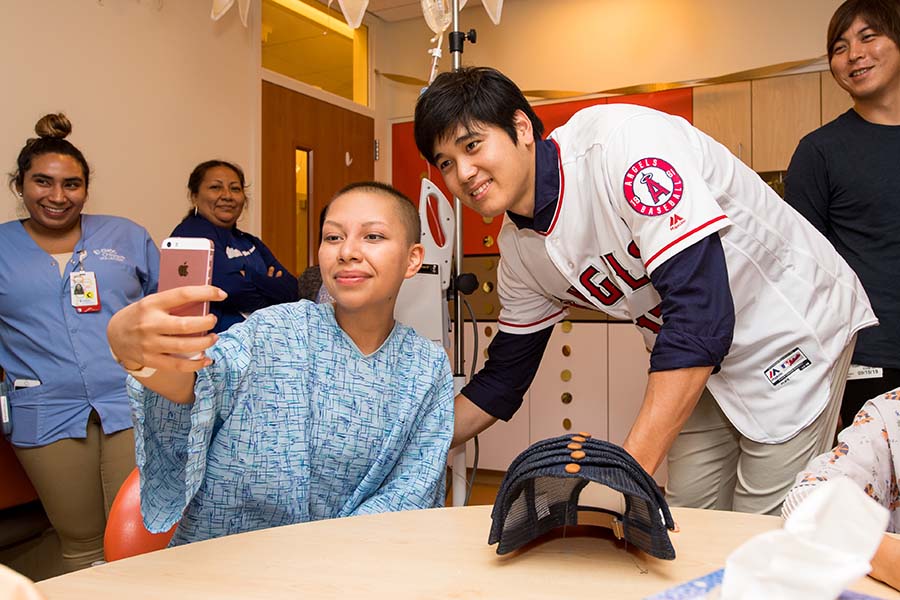 試合前に球場周辺の小児病院を訪問したエンゼルス・大谷翔平【写真提供：Angels Baseball】