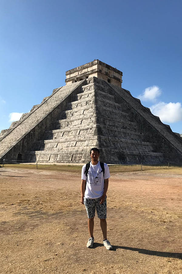 メキシコの有名なピラミッド、チチェン・イツァーを訪れた久保康友【写真：福岡吉央】