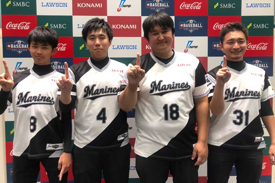 ロッテ・清野敏稀選手（右から2人目）が完全試合を達成【写真：安藤かなみ】