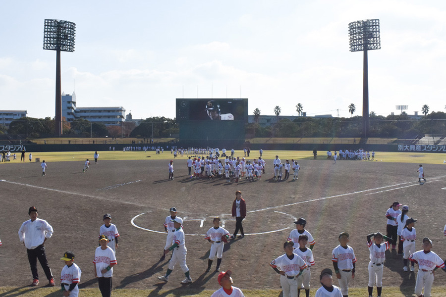 大分会場の別大興産スタジアムで266人の子どもたちが野球を楽しんだ【写真：パーソル パ・リーグTV】