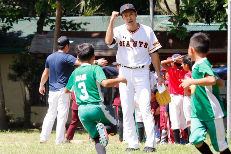 巨人がフィリピンで野球教室を開催した【写真提供：読売巨人軍】