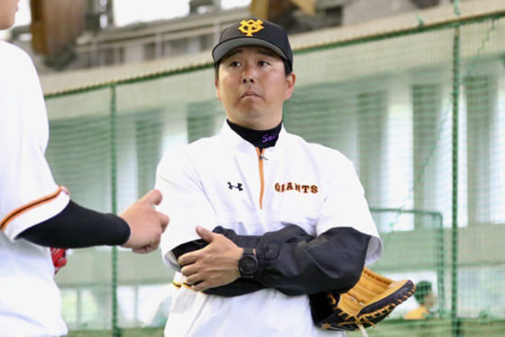 巨人がコーチの役職変更を発表　実松2軍コーチが1軍、相川1軍コーチが3軍へ