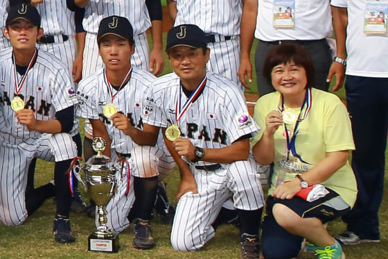 高校日本代表コーチも務めた大藤敏行氏（右から2番目）【写真：編集部】