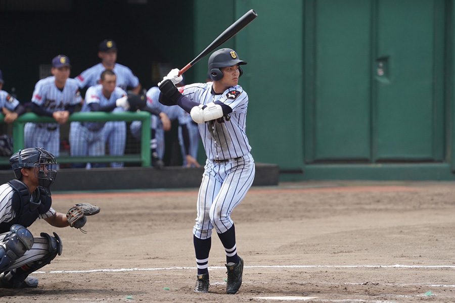 4番で出場した東海大菅生・杉崎成【写真：荒川祐史】