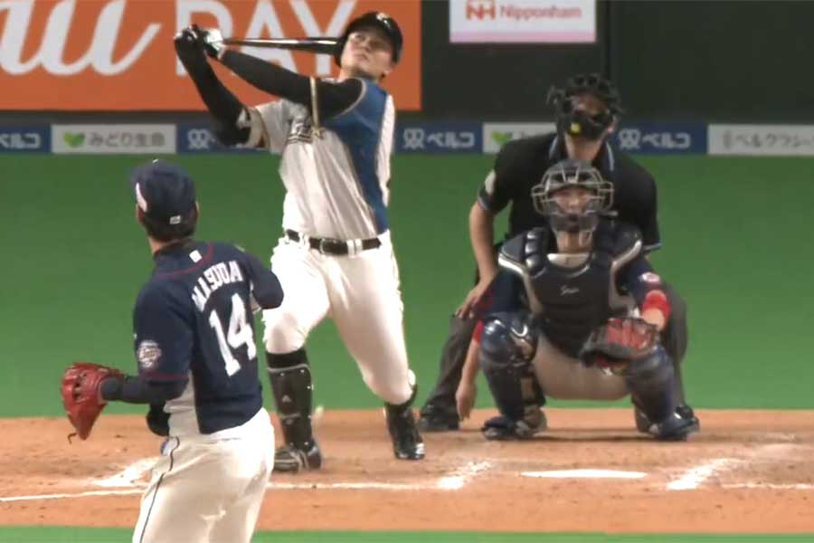 日本ハム・清宮幸太郎の打球が札幌ドームの天井に当たって…【画像：パーソル パリーグTV】