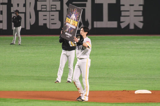 鷹・周東の12試合連続盗塁に世界も驚き 「走り続けてNPB記録を破った