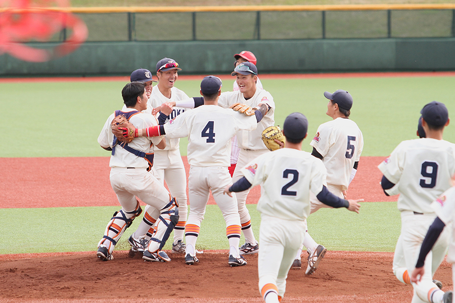 東北福祉大が富士大を下し東北地区大学野球王座決定戦の頂点に立った【写真：高橋昌江】