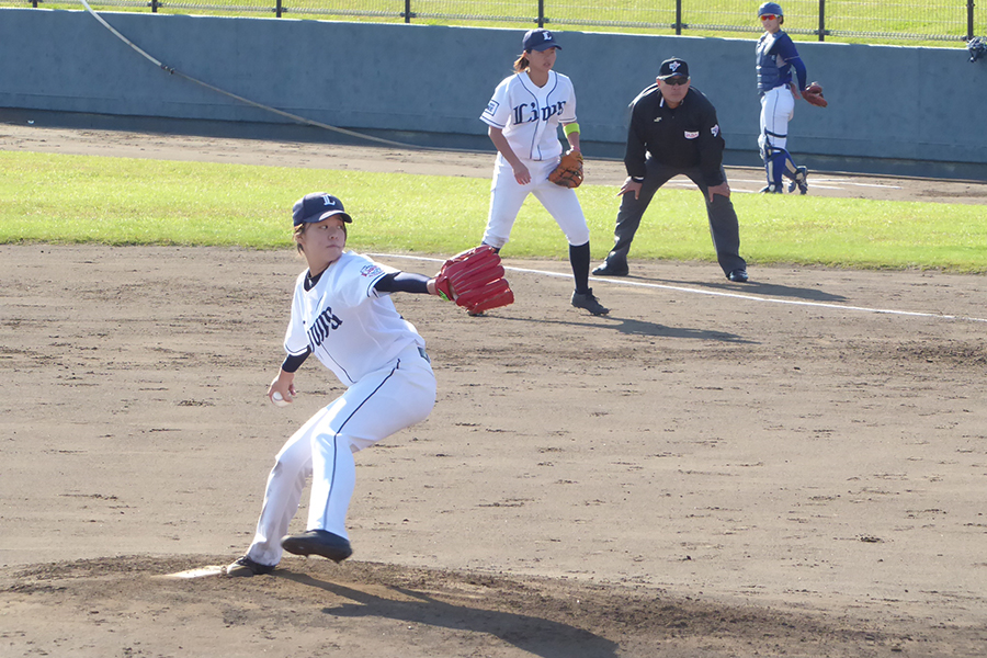 決勝に先発した埼玉西武ライオンズ・レディースの清水美佑【写真：佐藤直子】