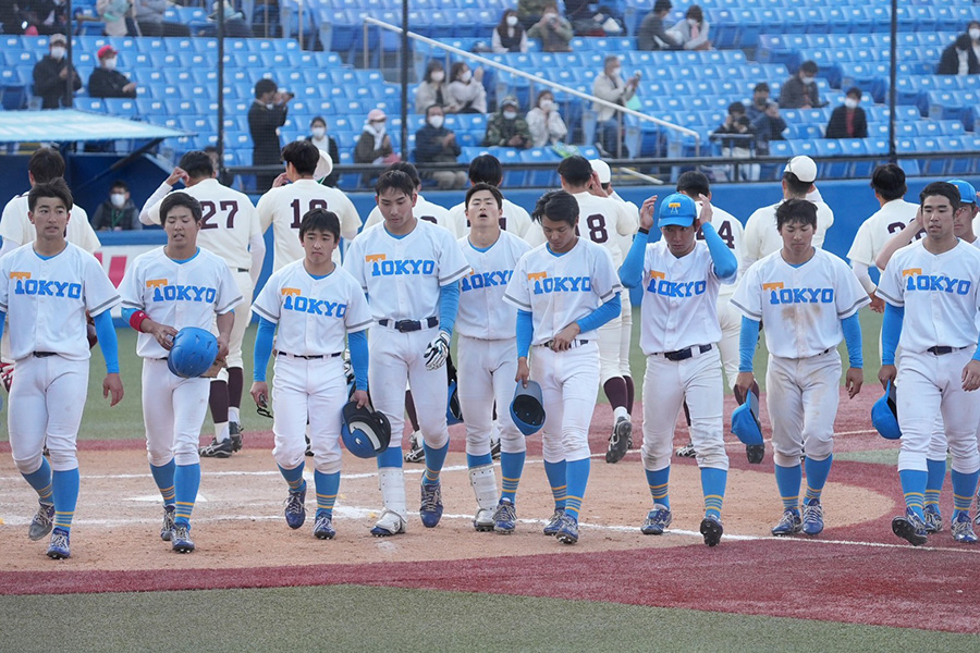 早大と引き分けた東大ナイン【写真：荒川祐史】