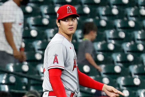 【MLB】大谷翔平は「曲芸だってできる」　強襲打球を弾きながらも「サーカスプレー！」