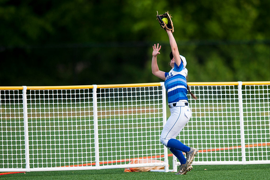 フェンスを飛び越える“本塁打強奪キャッチ”に米注目（写真はイメージ）【写真：Getty Images】