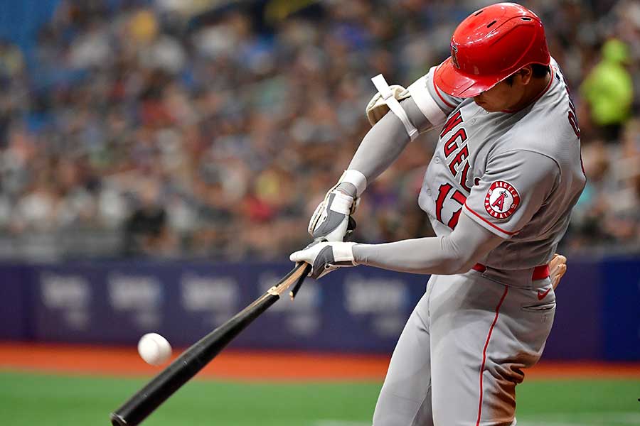 バットが折れながらも適時二塁打を放ったエンゼルス・大谷翔平【写真：Getty Images】