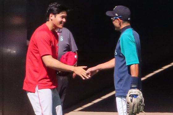 【MLB】イチロー氏＆大谷翔平が再会！　笑顔溢れる2ショットにファン興奮「野球の神様たち」