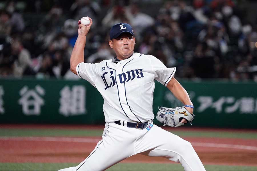 松坂大輔、ラスト登板は四球 マウンドで満面笑み…相手ベンチに出向き