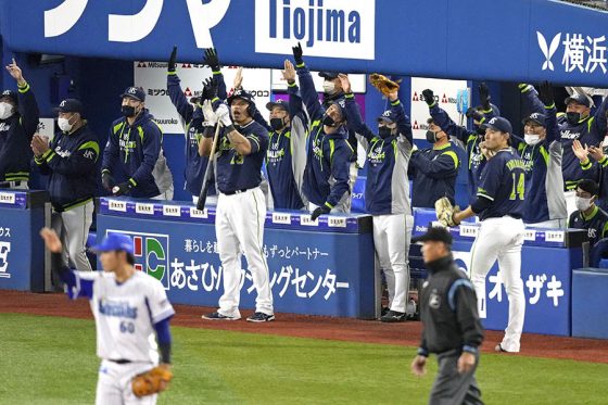 ヤクルト6年ぶりリーグ優勝！ 高津監督5回宙を舞う、2年連続最下位から