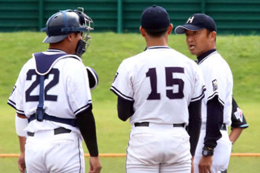 今年は30年ぶりに全日本大学野球選手権への出場を果たした（左）【写真：本人提供】