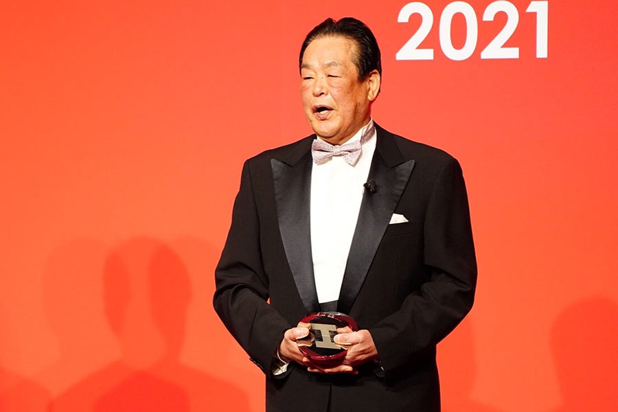 「HEROs AWARD 2021」に出席した村田兆治氏【写真：荒川祐史】