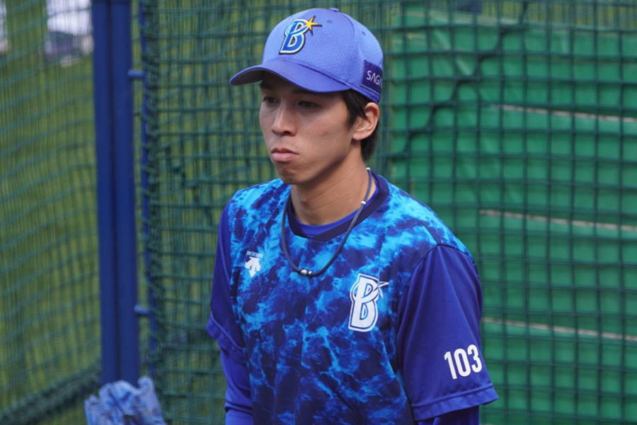 1試合限定で1軍に呼ばれ、二盗を決めた育成選手のDeNA・村川凪【写真：宮脇広久】