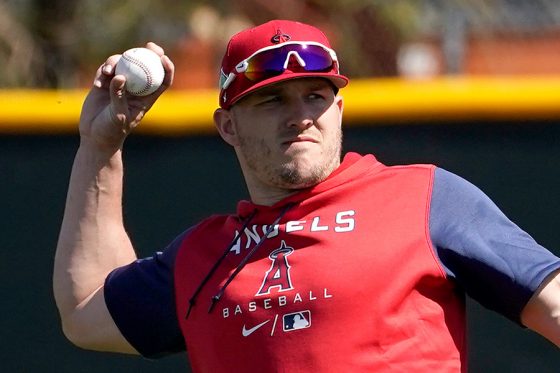 Angels' Mike Trout shows Cubs' Seiya Suzuki some love, too – NBC Sports  Chicago