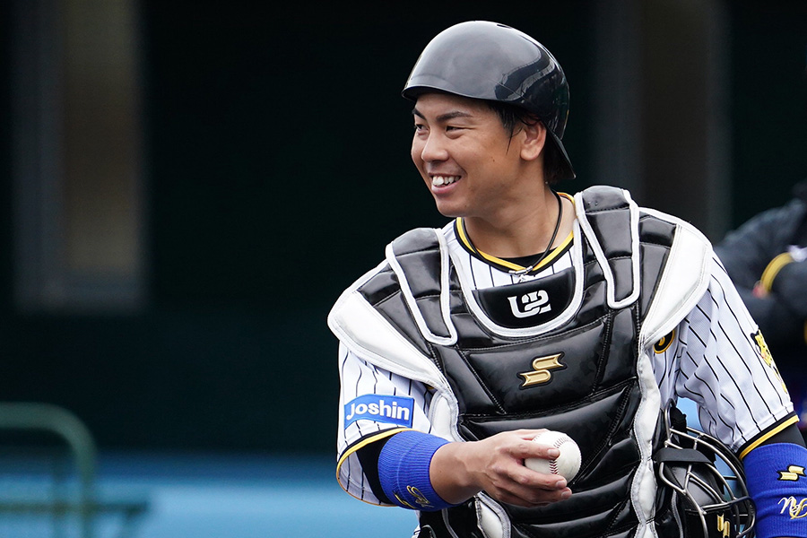 阪神、横田慎太郎さんのユニホーム胴上げ 今年7月に急逝…離脱中の梅野