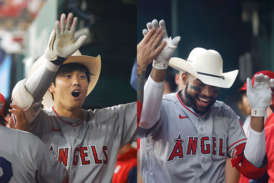 本塁打を放ったエンゼルス・大谷翔平（左）、ジョー・アデル【写真：AP】