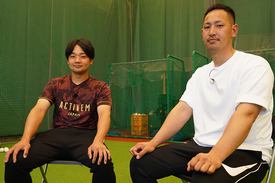 大阪桐蔭元主将の廣畑実さん（左）と水本弦さん【写真：白永崇大】