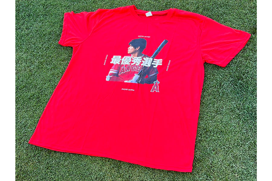 エンゼルス・大谷翔平投手のMVP受賞を記念した「最優秀選手Tシャツ」【写真：盆子原浩二】