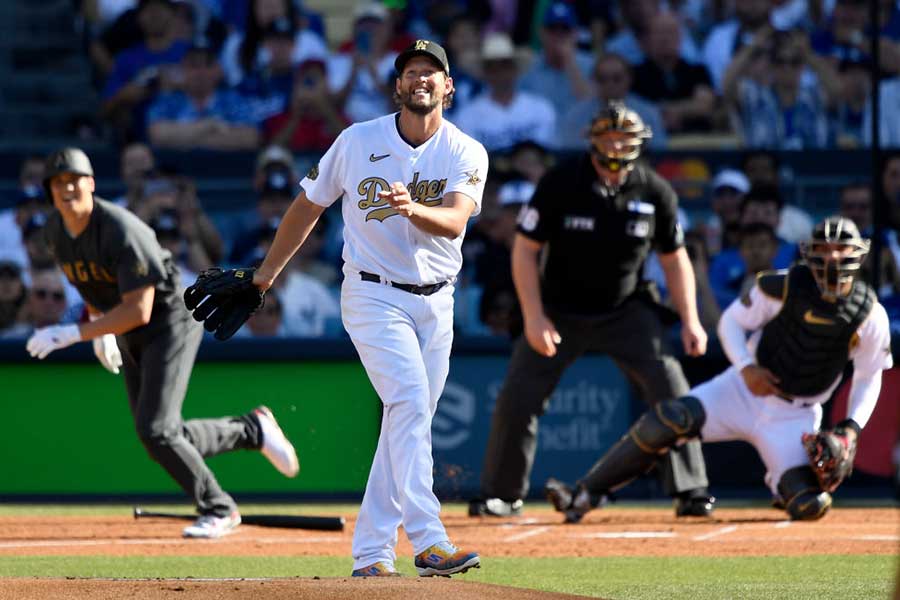 エンゼルス・大谷翔平に中前打されたドジャースのクレイトン・カーショー【写真：Getty Images】