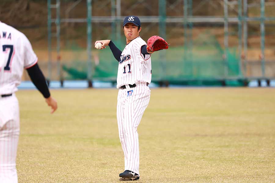 ヤクルト入団3年目の2010年には、当時の日本人投手最速記録を更新する161キロを計測【写真：荒川祐史】