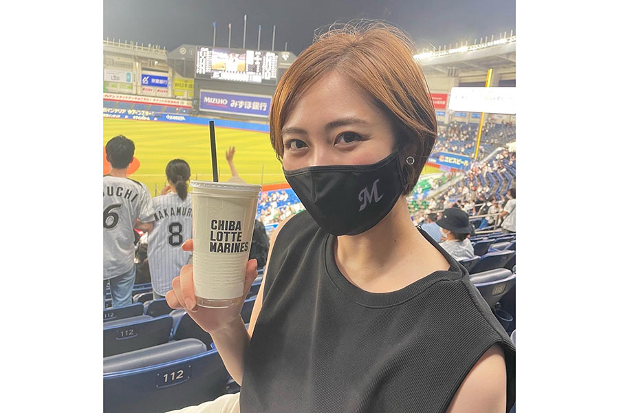 ZOZOマリンスタジアムで試合を観戦した女優・奥山かずささん【写真：本人提供】
