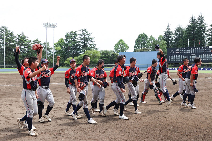 ベスト8進出を決めた京葉ボーイズ【写真：加治屋友輝】