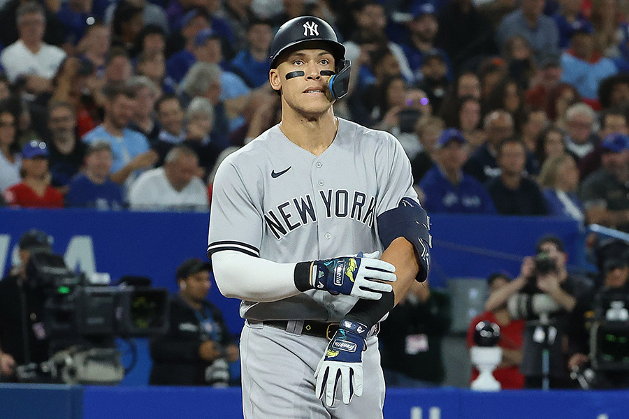 四球で出塁するヤンキースのアーロン・ジャッジ【写真：Getty Images】