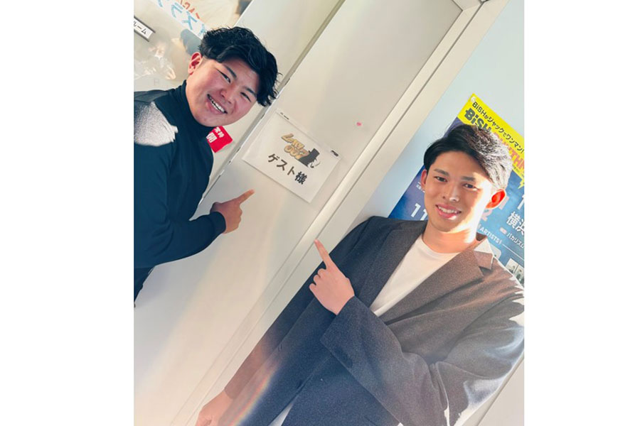 「しゃべくり007」に出演する松川虎生（左）と佐々木朗希【写真：球団提供】