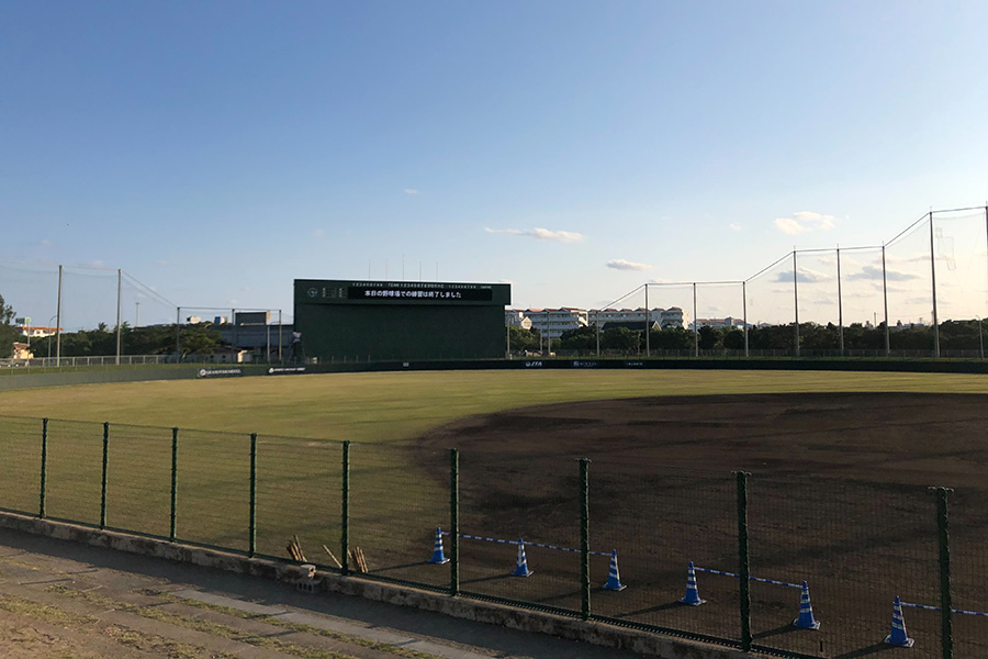 石垣市中央運動公園野球グラウンド【写真：編集部】