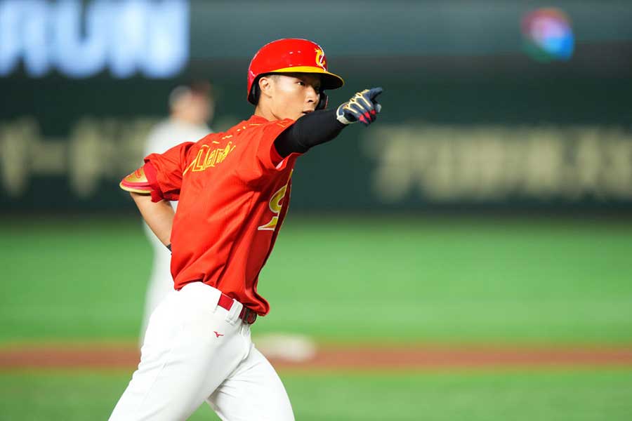 本塁打を放った中国代表のリャン・ペイ【写真：Getty Images】