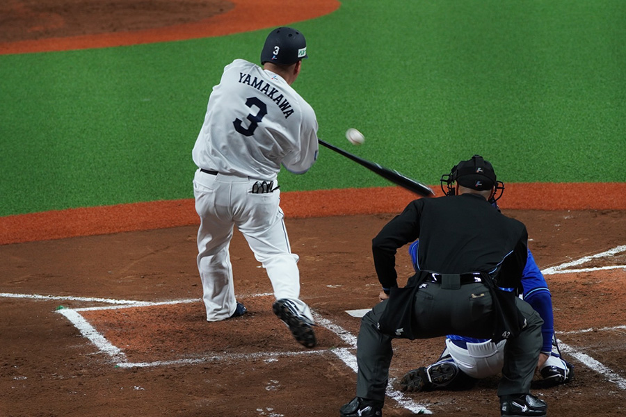 ソロを放った西武・山川穂高【写真：宮脇広久】