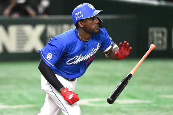 中日32歳は「どんだけ打つねん」　現れた“救世主”…圧倒の.382に「まじで神助っ人」
