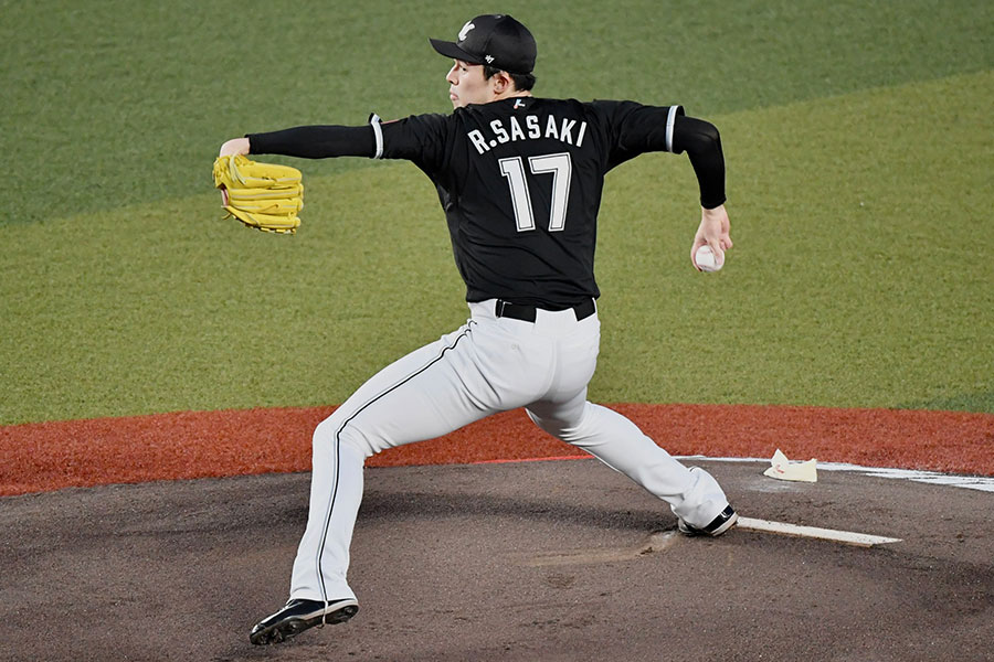 オリックス戦に先発したロッテ・佐々木朗希【写真：小林靖】