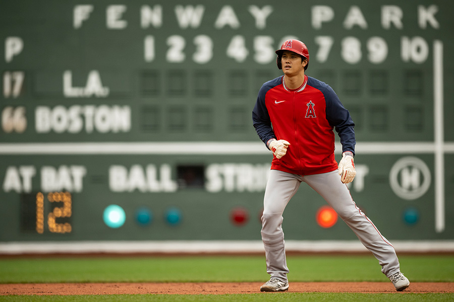 防寒ジャケットを着るエンゼルス・大谷翔平【写真：Getty Images】