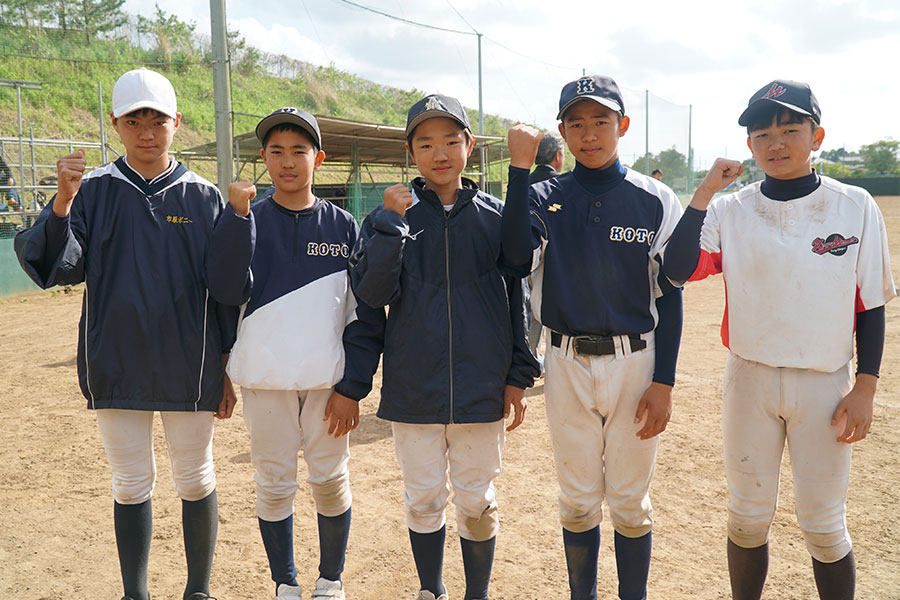 ブロンコの部で日本代表候補となった佐々木、羽吹、阿部、市川、清水（左から）【写真：編集部】