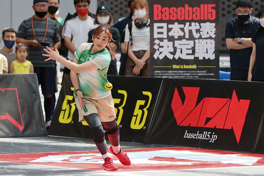 女子ソフトボール元日本代表で現在は東京ヴェルディ・バンバータBaseball5チームに所属する長崎望未【写真：全日本野球協会提供】